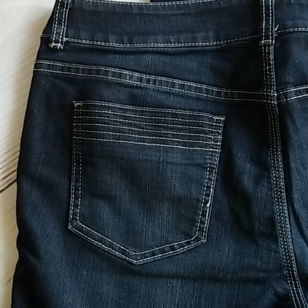 Chico's Platinum Denim Jeans Sz 1 - Picture 3 of 8